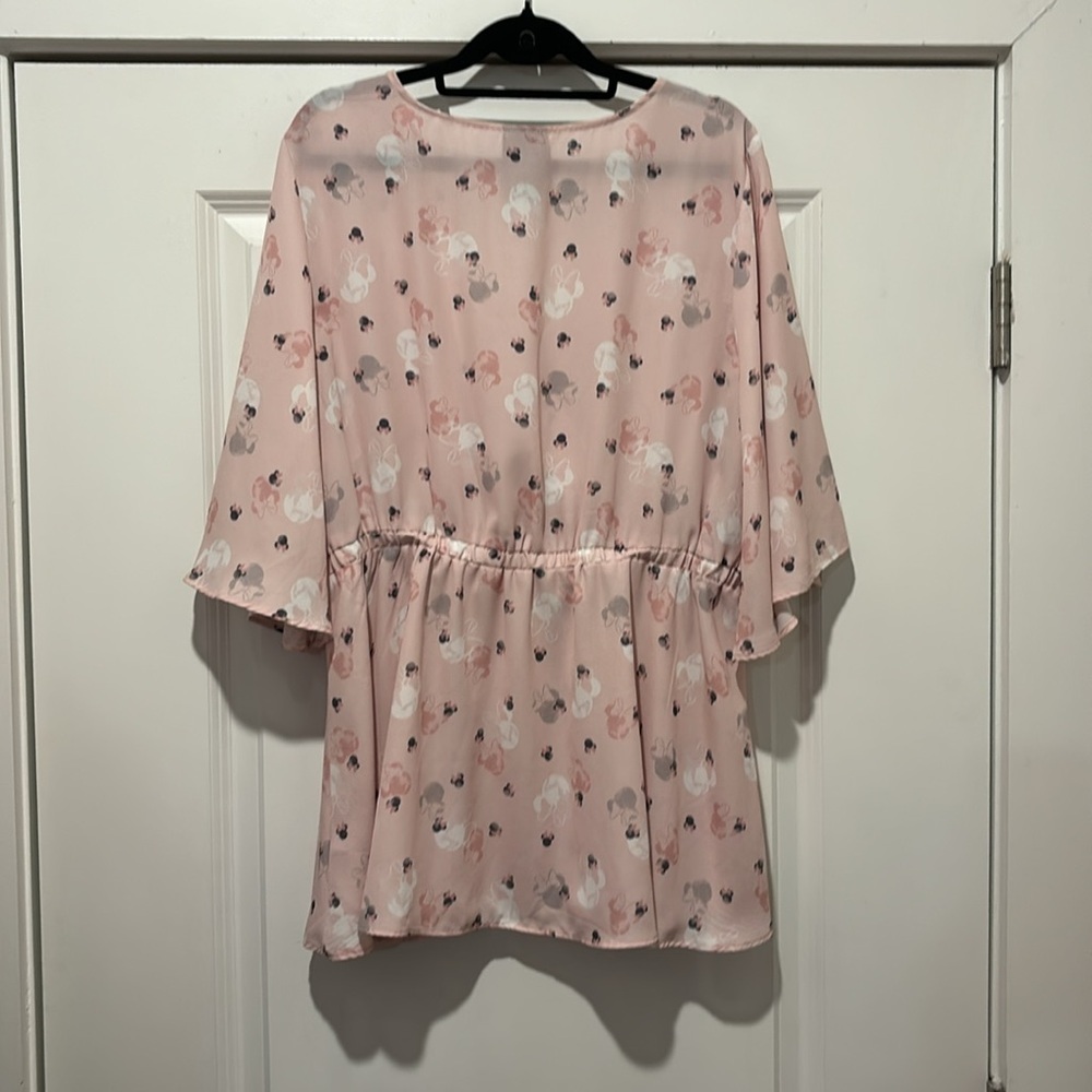 torrid Pale Pink Floral Wrap Peplum Top - Picture 8 of 10